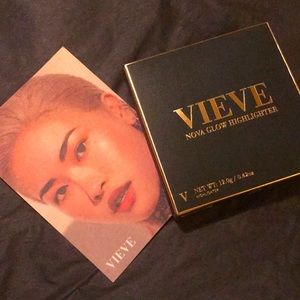 Holy Chic- Nova Glow Highlighter